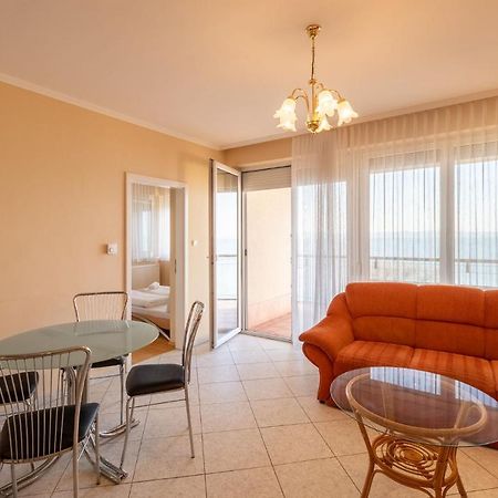 Kek Hullam Apartman By Bltn Apartment Siofok Exterior photo